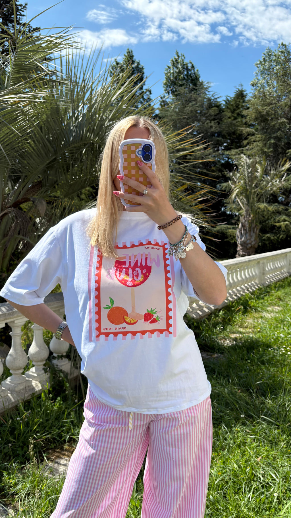 T-shirt wine club