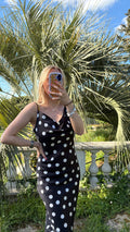 Robe satinée à pois noire